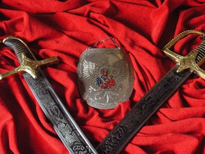 DECORATIVE SILVER gorget TO swords (R7)