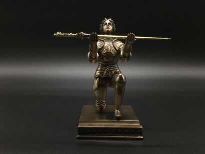 Kneeling JOANNA D`ARC - STAND FOR PEN AND LETTERS TO PENKNIFE VERONESE  WU77317A4