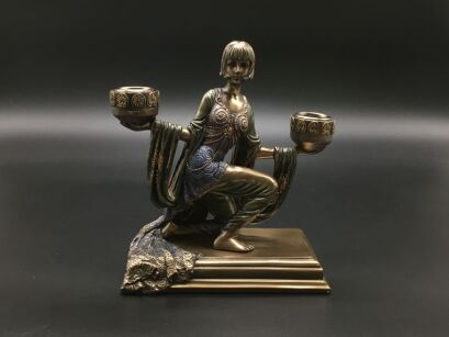 Candlestick with a kneeling LADY VERONESE (WU74959A4)