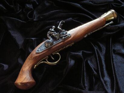 OLD GUN COLLECTORS flintlock the eighteenth century. (1076/L)
