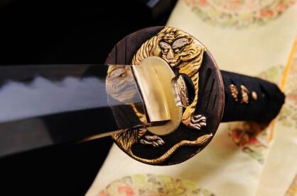 Katana samurai sword SHIHOZUME , ??1095 High Carbon Steel layered clay-tempered with Kozuka I Kogai, R813
