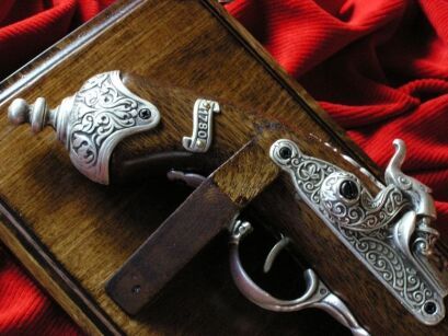 Decorated percussion blunderbuss on the wooden pendants (WARG-17)