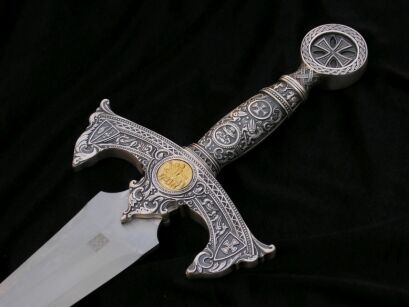 FULL OF SYMBOLS dagger TEMPLAR 733