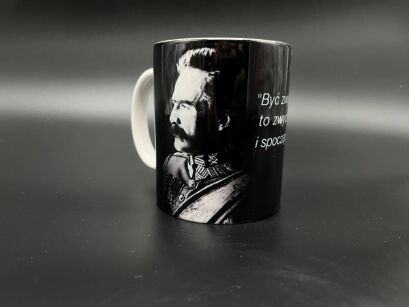 KUBEK PORCELANOWY JÓZEF PIŁSUDSKI KB022