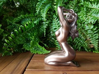 SENSUAL NUDE NUDE WOMAN Kneeling VERONESE (WU75237A1)