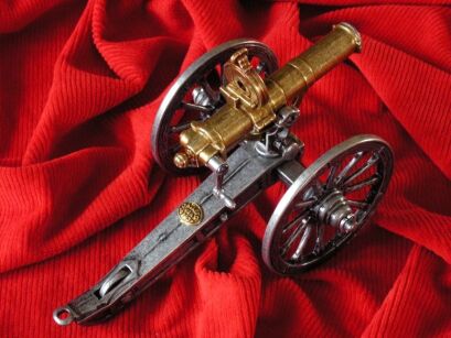 MINIATURE CANNON In 1861 DENIX   (421)