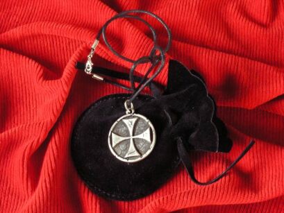 UNBEATABLE PENDANT WITH SIGN OF TEMPLAR (AGCD/11.01)