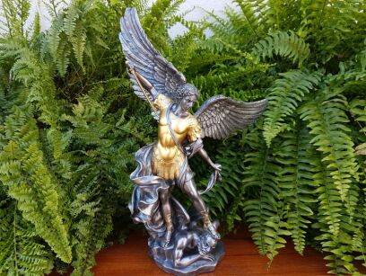 ST. MICHAEL TRAMPLES DEMON VERONESE  (WU71543A8)