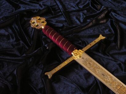 GREAT CATHOLIC KINGS SWORD  (335.1)