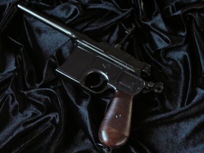 WANTED RELIABLE GERMAN MAUSER C96 PISTOL  (1024)