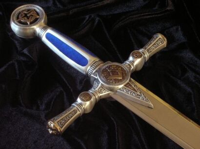 GREAT FULL OF SYMBOLS AND MYSTERIOUS SWORD FREEMASONS (776)