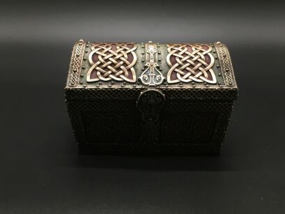 CELTIC CHEST OF TREASURE - CASE VERONESE (WU76684A4)